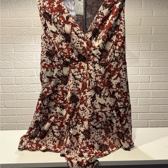 Nine West Red and Cream Floral Top - Picture 1 of 3